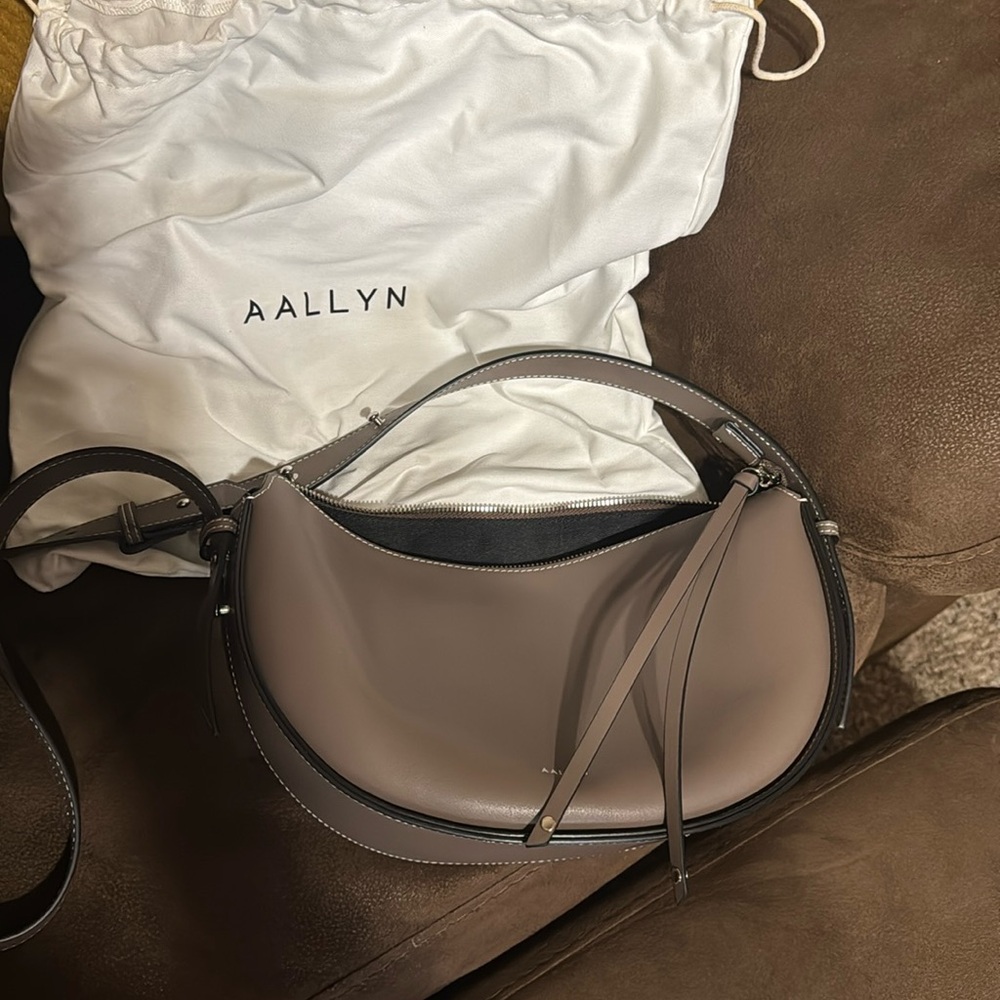 Allyn Elara convertible in excellent condition.